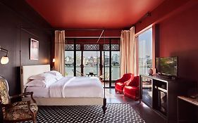 Amdaeng Riverside Hotel  4*